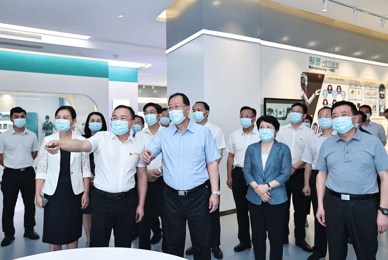 多位省市领导调研可孚医疗