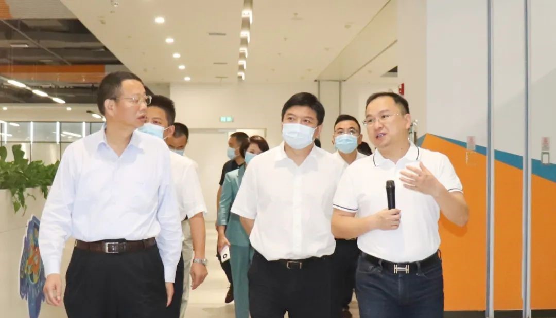 长沙市人大常委会文树勋主任一行莅临可孚医疗调研