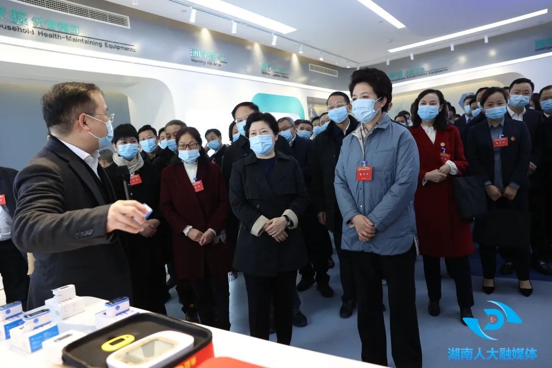 在湘全国人大代表视察可孚医疗