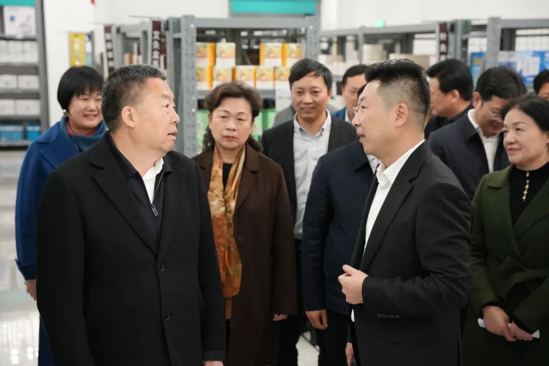 湖南省政协主席毛万春一行莅临可孚医疗调研